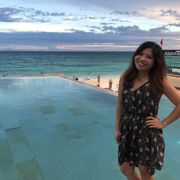 Meet your Posher, Tiffany - Picture 1 of 1